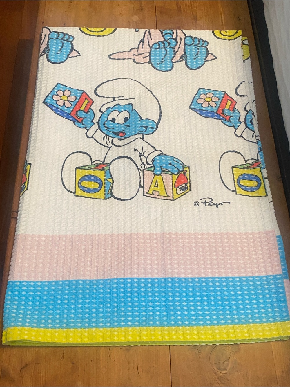 Sirinler Smurf Peyo light blanket.